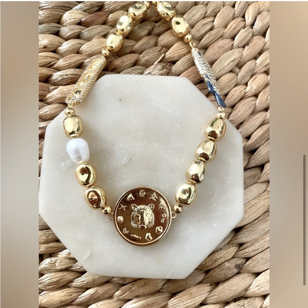 Camilla “Lockets Loaded” Phone Bracelet - Picture 4 of 9